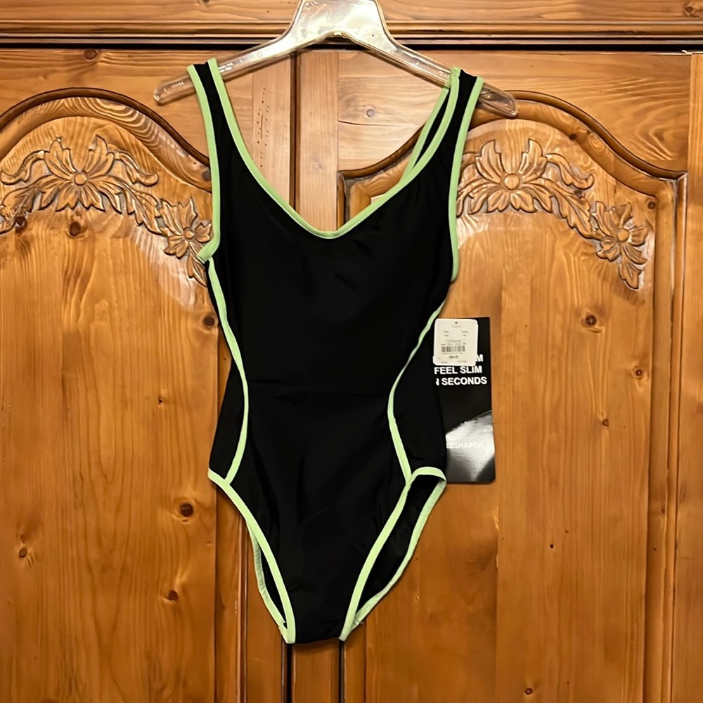 Swimwear TRIMSHAPWER NWT